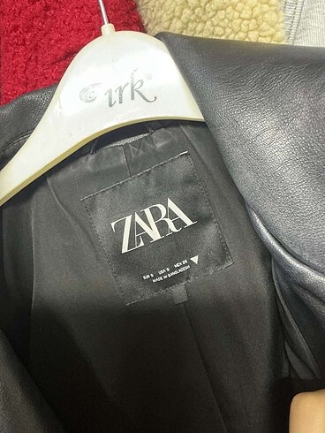 s Beden Zara?nın üründür suni deridir