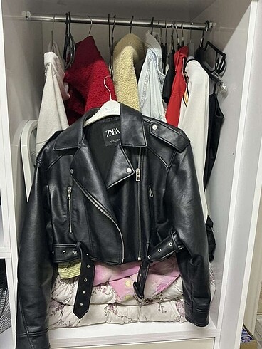 s Beden siyah Renk Zara?nın üründür suni deridir