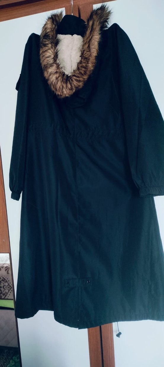 Düğmeli Siyah Uzun Kadın Yağmurluk - Görsel 2