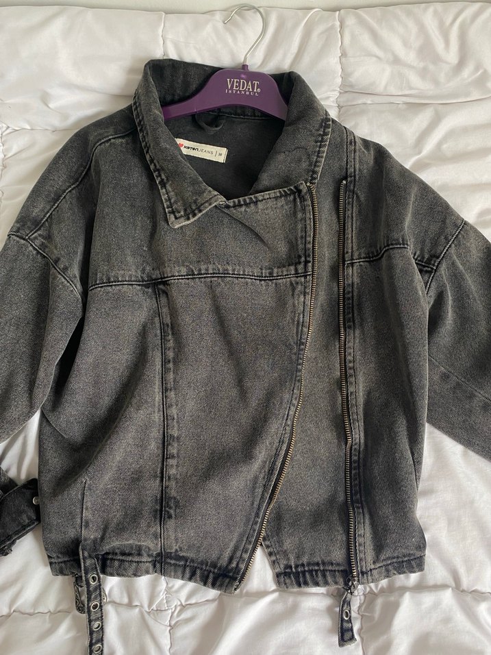 Gri Bel Detaylı Bol Kesim Denim Ceket - Görsel 2