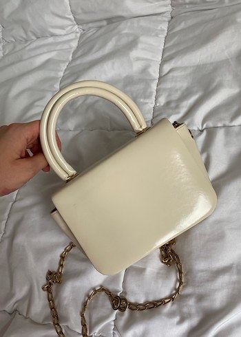 Zincir Detaylı Beyaz Deri Kadın Çanta - Görsel 4