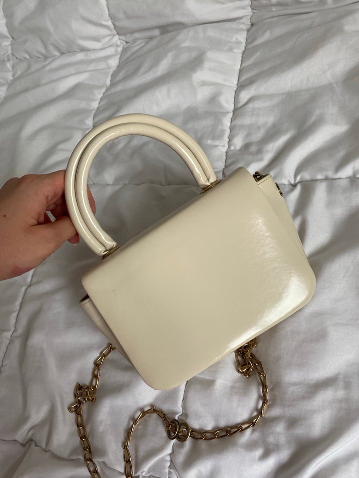 Zincir Detaylı Beyaz Deri Kadın Çanta - Görsel 4