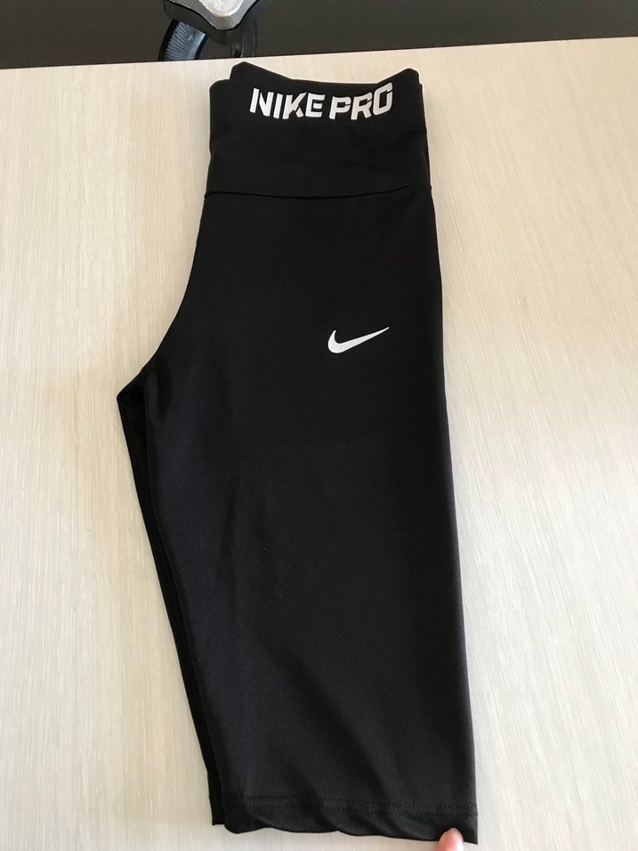Nike Pro Siyah Midi Spor Şort - Görsel 2