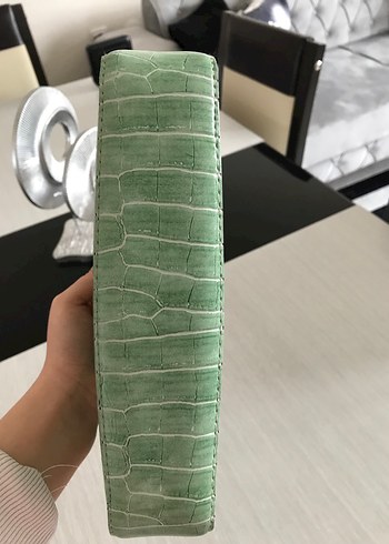 Zincir Detaylı Yeşil Deri Yılan Desenli Çanta - Görsel 10