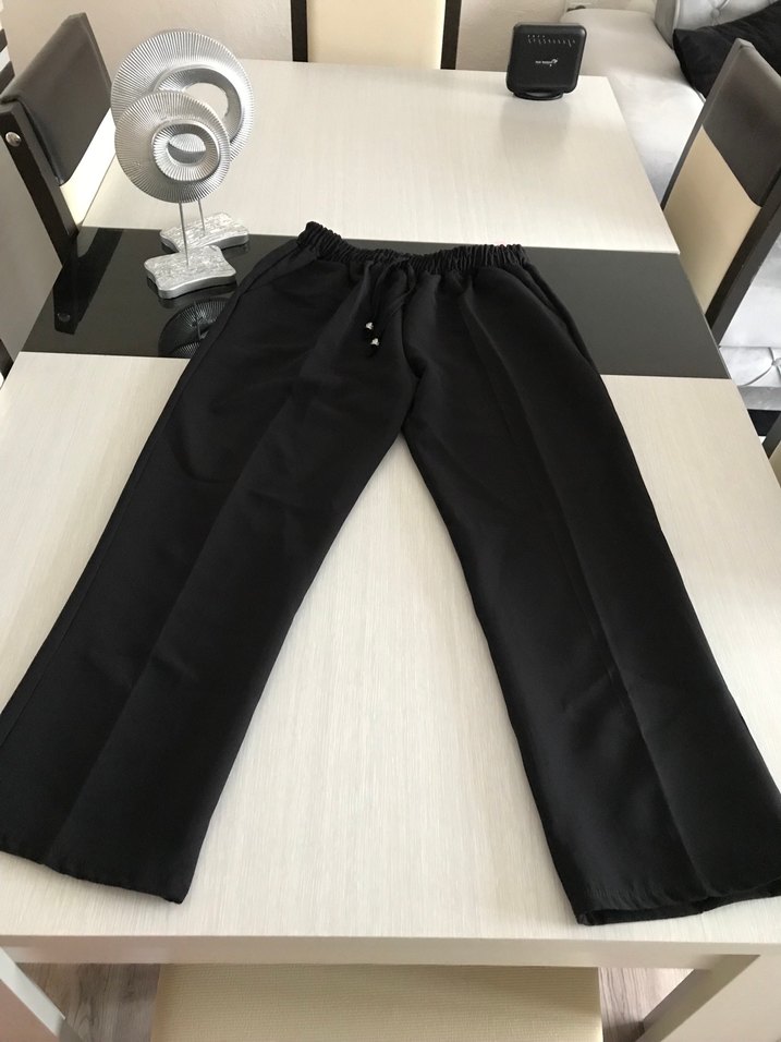 Siyah Kadın Midi Kumaş Bol Kesim Pantolon - Görsel 3