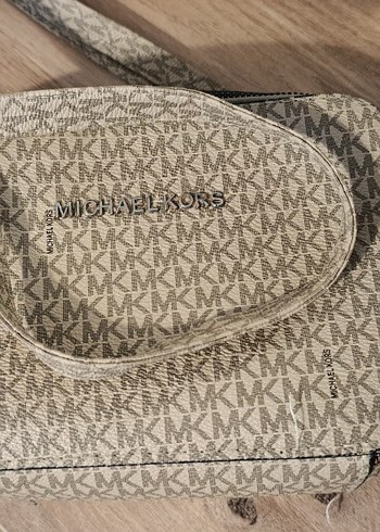 Bej Michael Kors askılı çanta