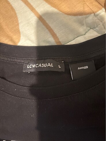 l Beden siyah Renk desenli siyah t-short pomukprenses