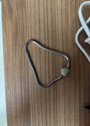 Gri Zincir Detaylı Kadın Bileklik