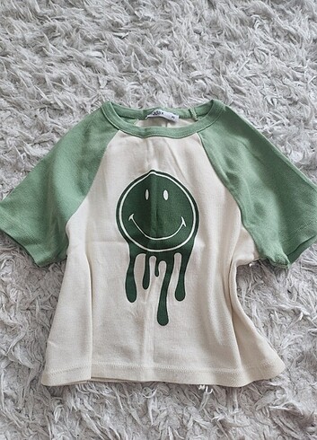Yesil Krem desenli tshirt crop