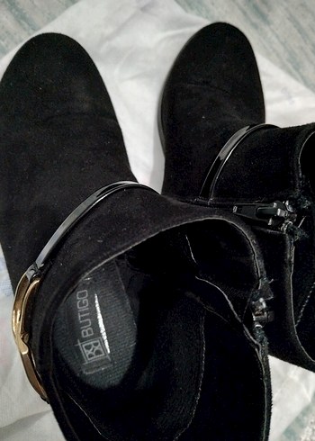 Siyah Süet Tokalı Kadın Bot - Görsel 5