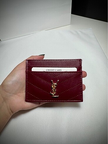 Yves Saint Laurent Kartlık