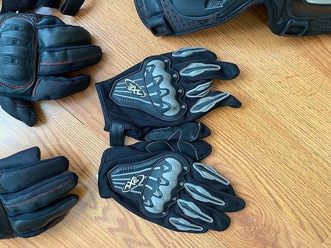 Vemar marka dizlik, dirseklik ve 2 çift eldiven - Görsel 4