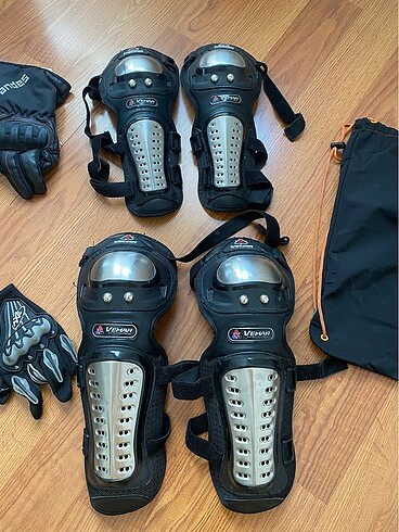 Vemar marka dizlik, dirseklik ve 2 çift eldiven - Görsel 2