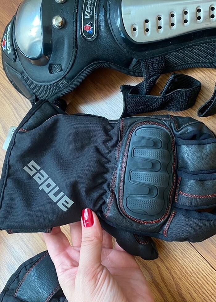 Vemar marka dizlik, dirseklik ve 2 çift eldiven - Görsel 3