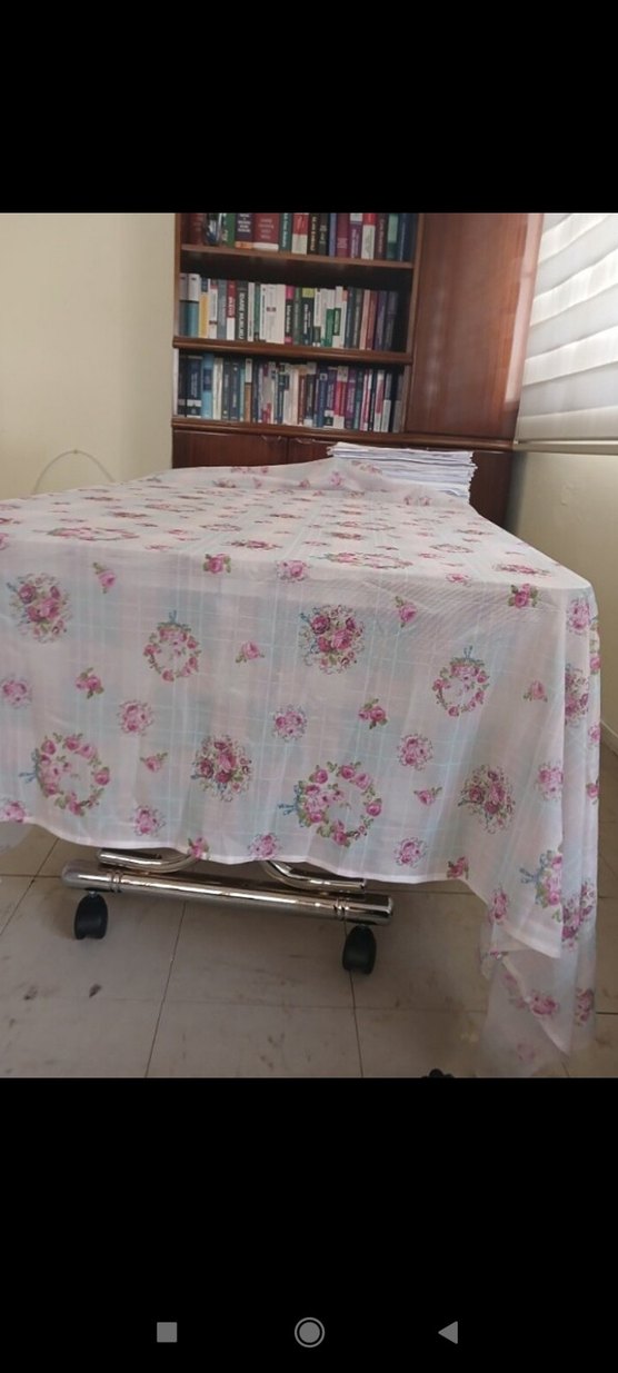 Beyaz Pastel Çiçek Desenli Masa Örtüsü - Görsel 2