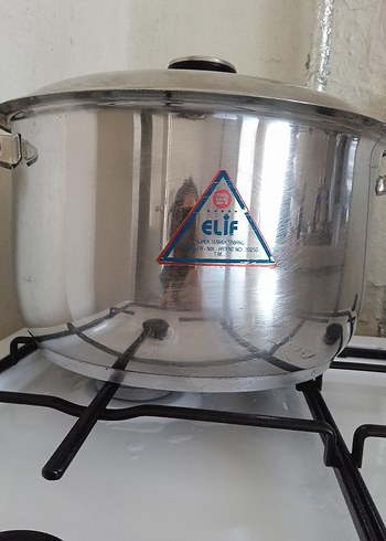 Beden çok kaliteli Tencere 10litre alıyor.uzunluk 18 cm genişlik 33 cm