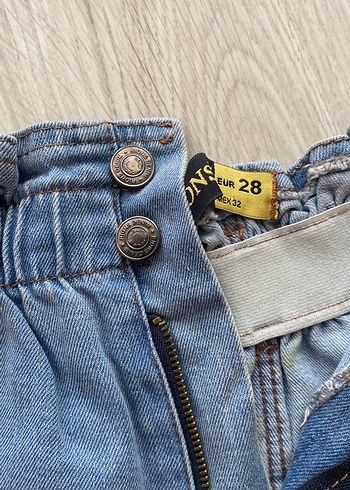 Kadın Beli Lastikli Kot Şort - Görsel 3