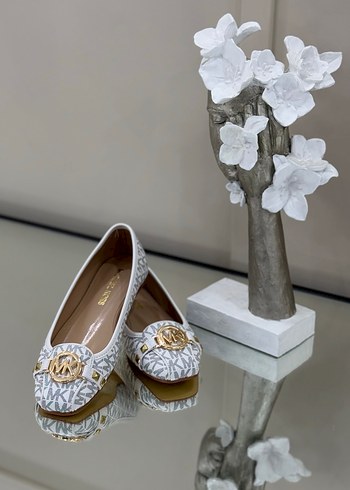 Michael Kors Beyaz Desenli Tokalı Kadın Babet - Görsel 2