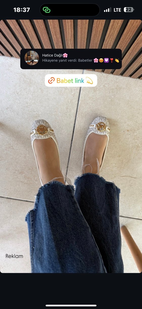 Michael Kors Beyaz Desenli Tokalı Kadın Babet - Görsel 4