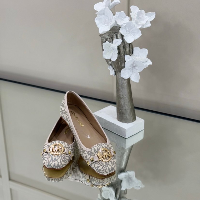 Michael Kors Beyaz Desenli Tokalı Kadın Babet - Görsel 3