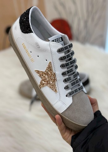 Golden Goose Deluxe universal