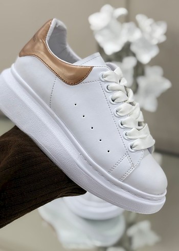 Alexander McQueen universal