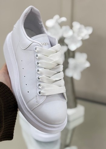 Beyaz Erkek Spor Ayakkabı - Şık ve Rahat - Görsel 2