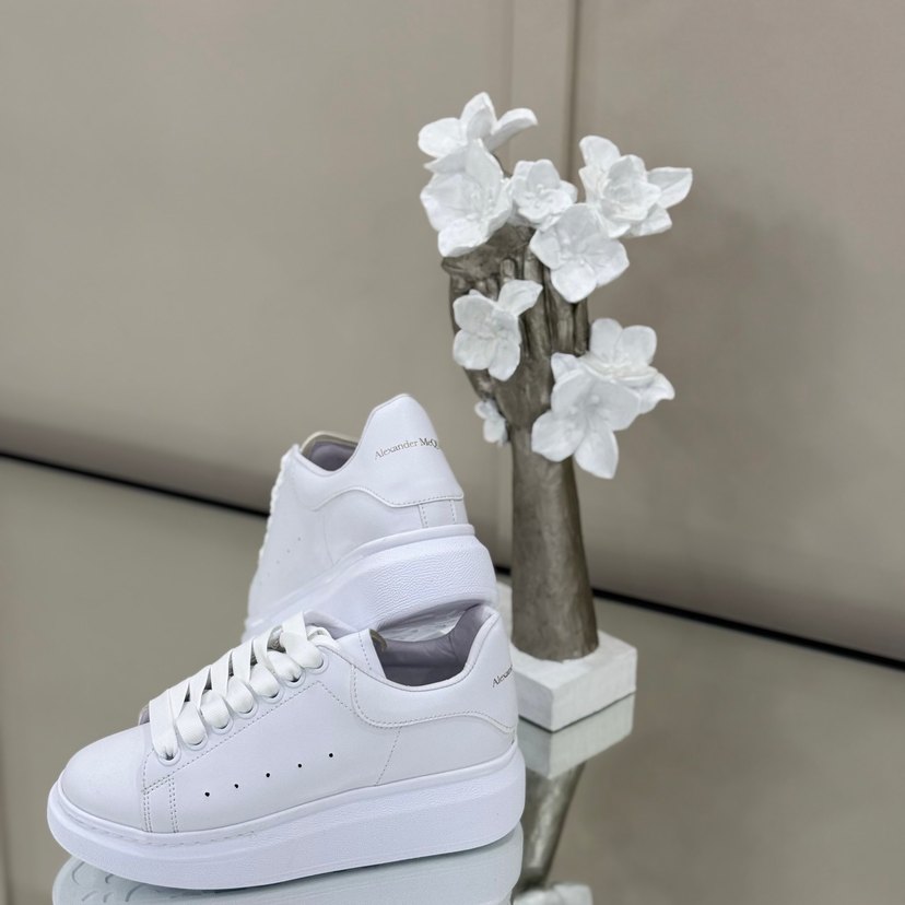 Beyaz Erkek Spor Ayakkabı - Şık ve Rahat - Görsel 5