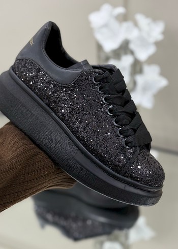 Alexander McQueen universal