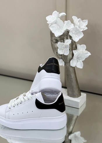 Alexander McQueen tek ebat