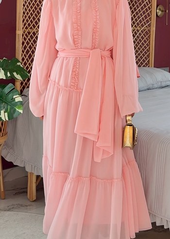 Pembe Fırfırlı Uzun Kadın Elbise
