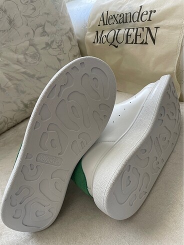 40 Beden beyaz Renk Alexander McQueen