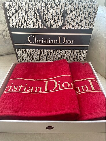  Beden Christian Dior Havlu Seti