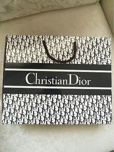  Beden kırmızı Renk Christian Dior Havlu Seti