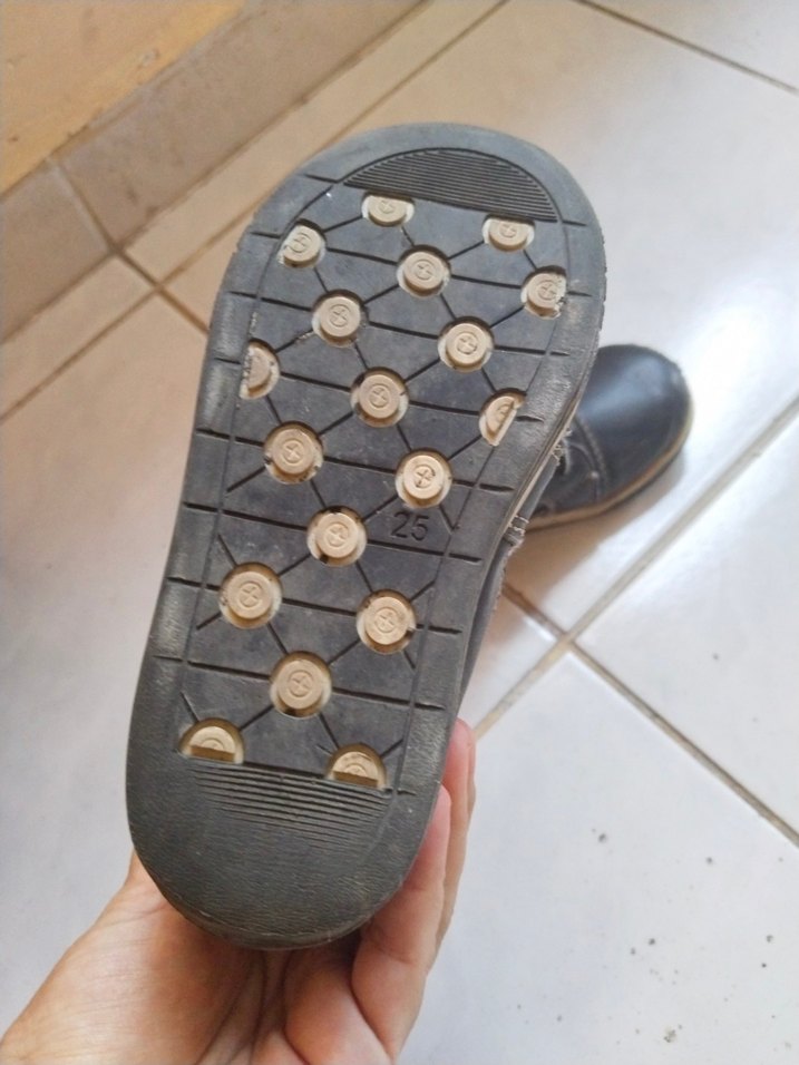 Erkek Çocuk Siyah Baskılı Cırtlı Bot - Görsel 3