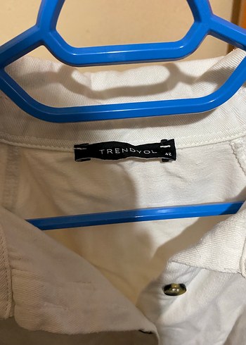 Düğmeli Beyaz Kadın Kısa Tulum - Görsel 5