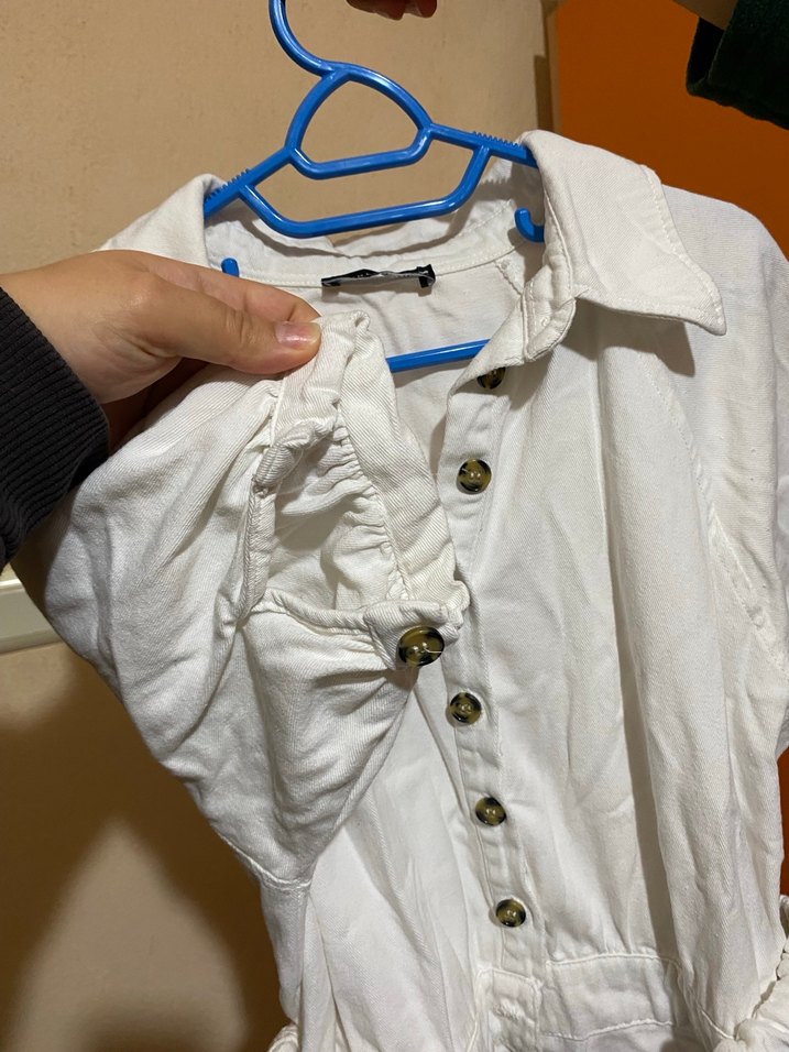 Düğmeli Beyaz Kadın Kısa Tulum - Görsel 3