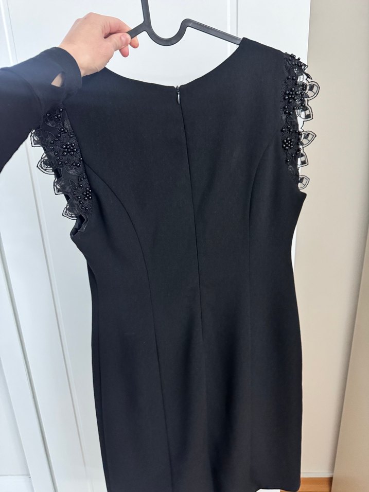 V Yakalı Siyah Midi Elbise - Görsel 4