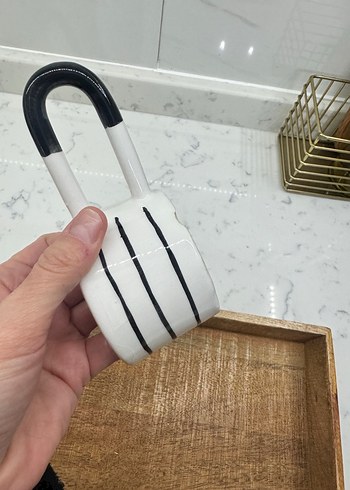 Beyaz Siyah Çizgili Seramik Kupa Mug - Görsel 4