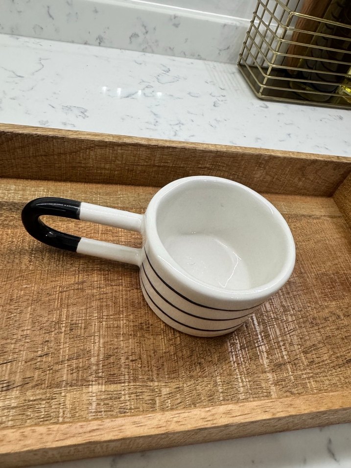 Beyaz Siyah Çizgili Seramik Kupa Mug - Görsel 2