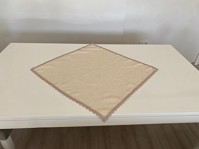Şık Bej Tül Örtü ? Dantel Kenarlı / Dekoratif Fiskos Örtüsü