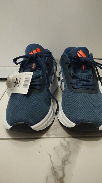 Adidas spor ayakkabı