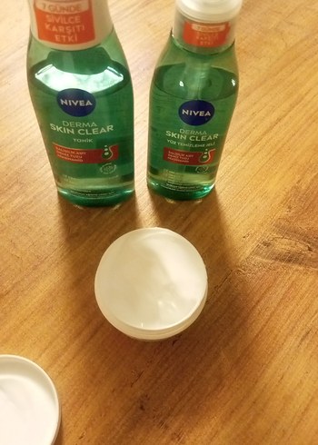 Nivea Derma Skin Clear Tonik ve Yüz Kremi - Görsel 2