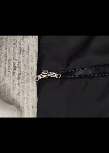 Siyah Kapüşonlu cift Fermuarlı Kadın Yelek - Görsel 3