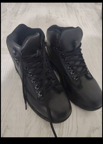 Siyah Deri Botlar Tokalı - Görsel 3