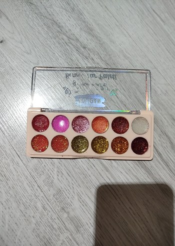 Çok Renkli Işıltılı Göz Farı Paleti - Görsel 2