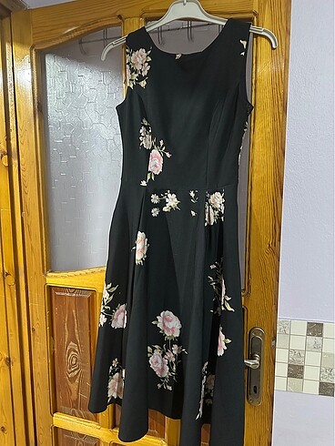 Sıfır kollu elbise - Görsel 5