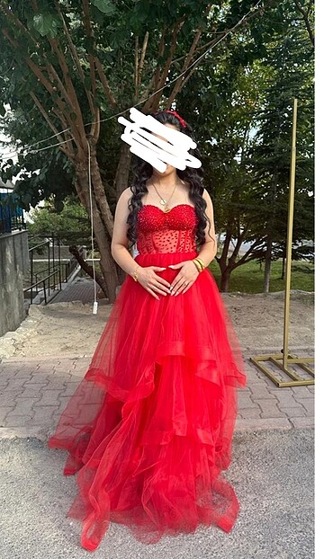 Straplez göğüs bölümü taşlı elbise
 - Görsel 6