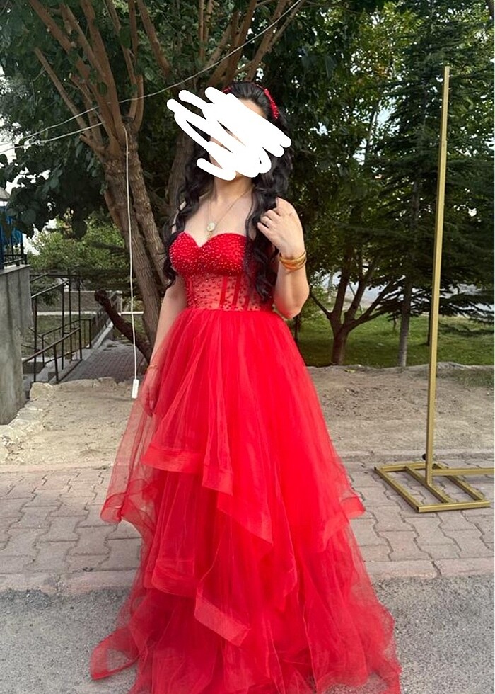 Straplez göğüs bölümü taşlı elbise
 - Görsel 5