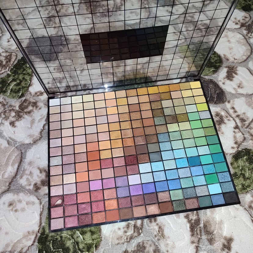 New Revolution 196 Colour Spectrum Palette eye shadow - Görsel 2